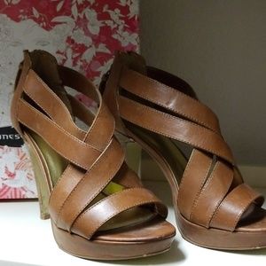 *NEARLY NEW* Chinese Laundry Lavine 6.5M